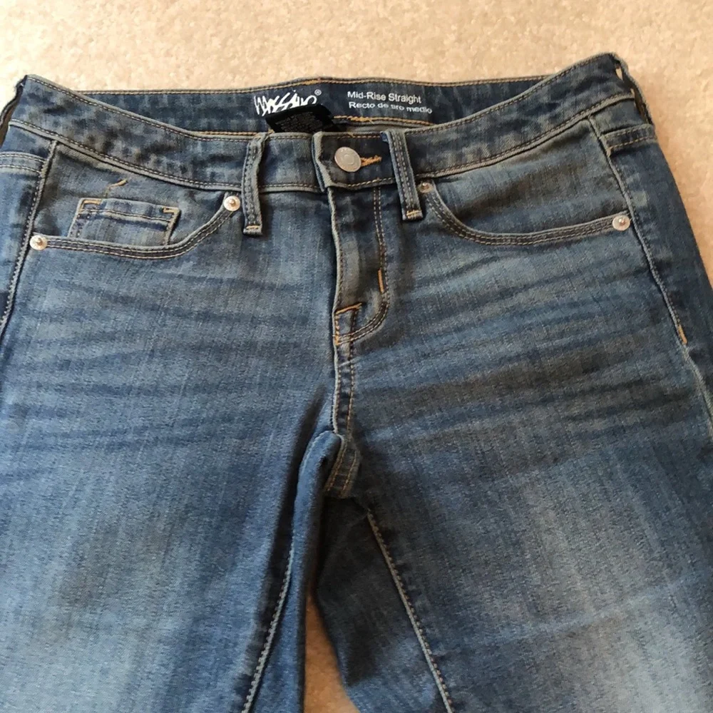 Mossimo mid rise straight jrans - Picture 3 of 4